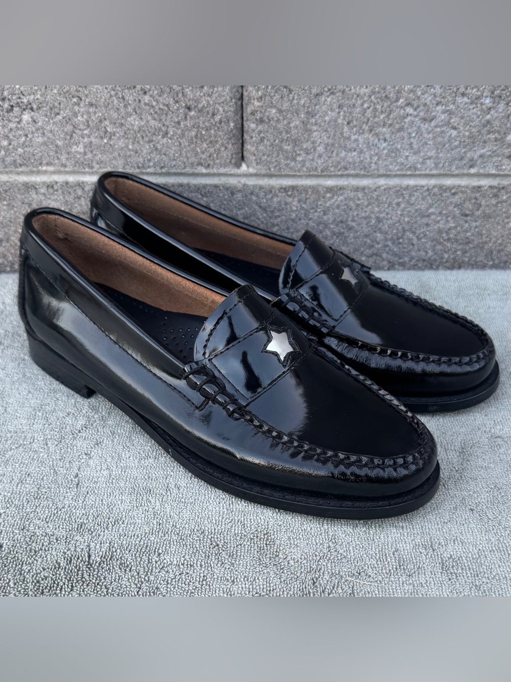 G.H. Bass Whitney Emoji Star Black Patent Leather Loafers Size 7.5 M